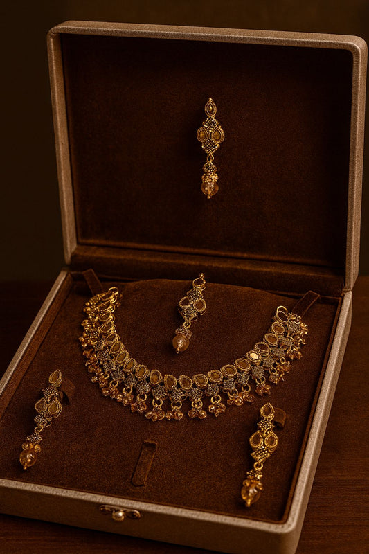 White and Golden  stone with Elegant look necklace