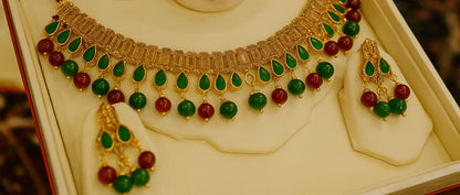 Golden Stone straight necklace